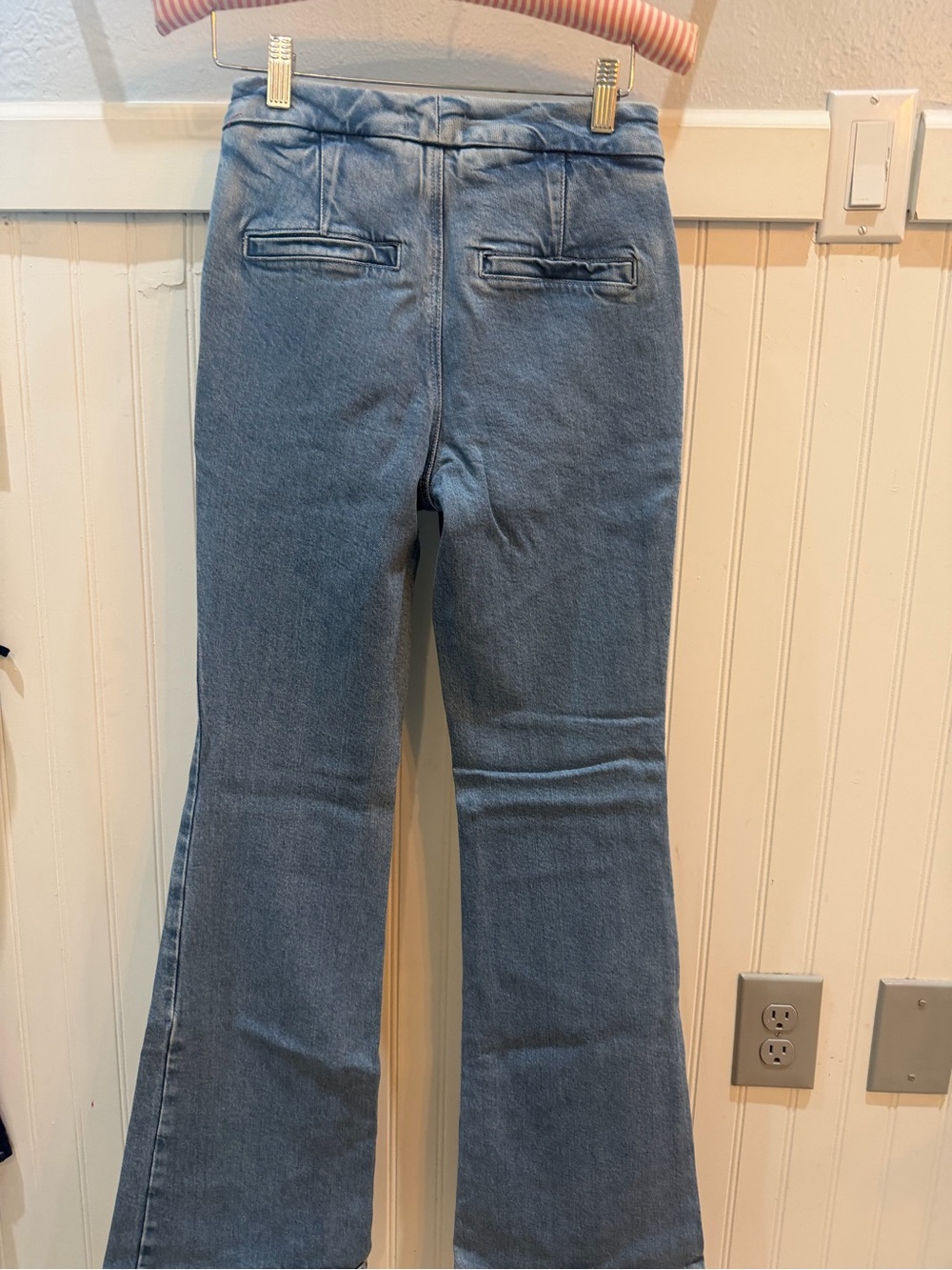 Good American Medium Wash Trouser Flared Jeans - Picture 5 of 5